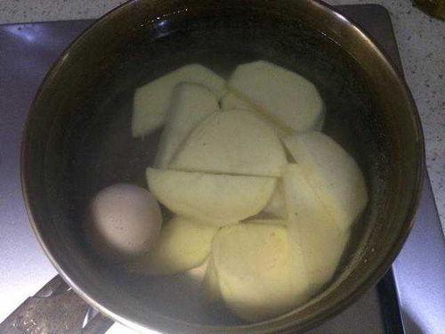 虎耳瓜和土豆能一起吃吗,探究能否共食的饮食搭配之谜