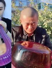 夫妻在路边吃冰瓜视频,夫妻甜蜜路边共享冰瓜时光